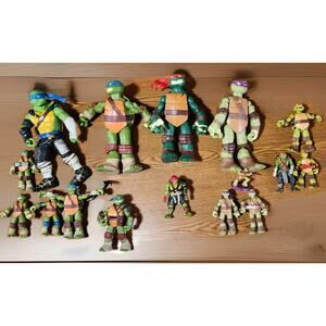 Lot Of TEENAGE MUTANT NINJA TURTLES TMNT 16 Total -Leo Donnie Mikey Raph